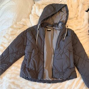 Vuori Women's Charcoal Puffer Jacket